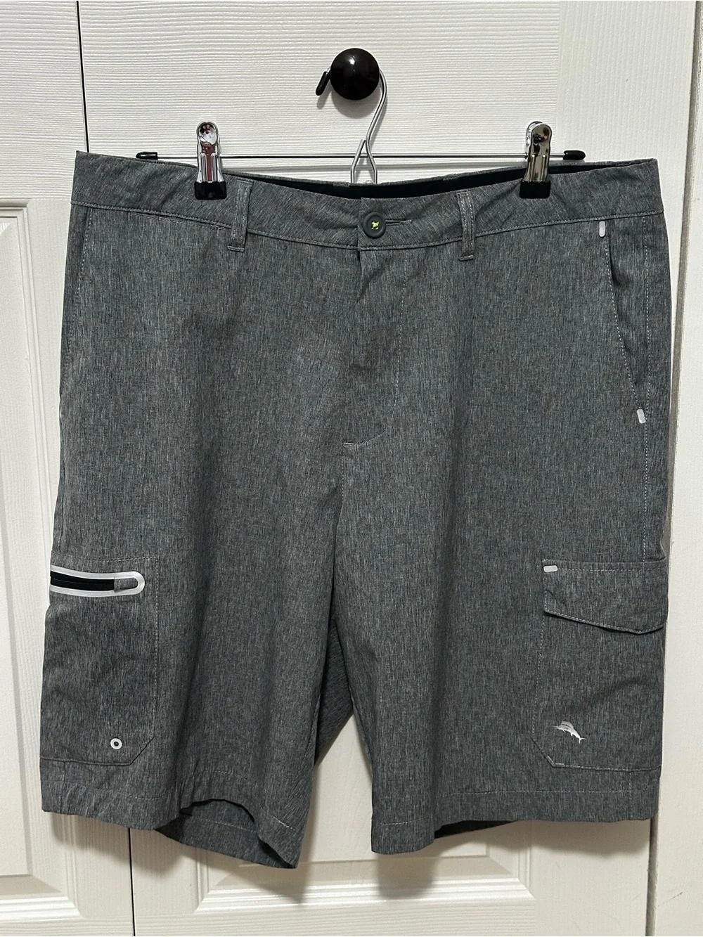 Tommy Bahama Island Active Cargo Shorts Size 34 Gray Hybrid Tech Performance EUC